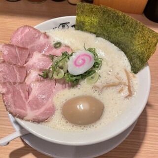 鶏そば 啜る 丸の内本店