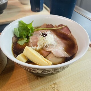 らぁ麺と点心 グラフミ