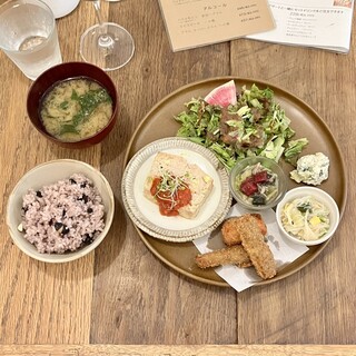こもれび食堂+