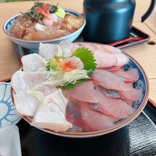 氷見 魚市場食堂